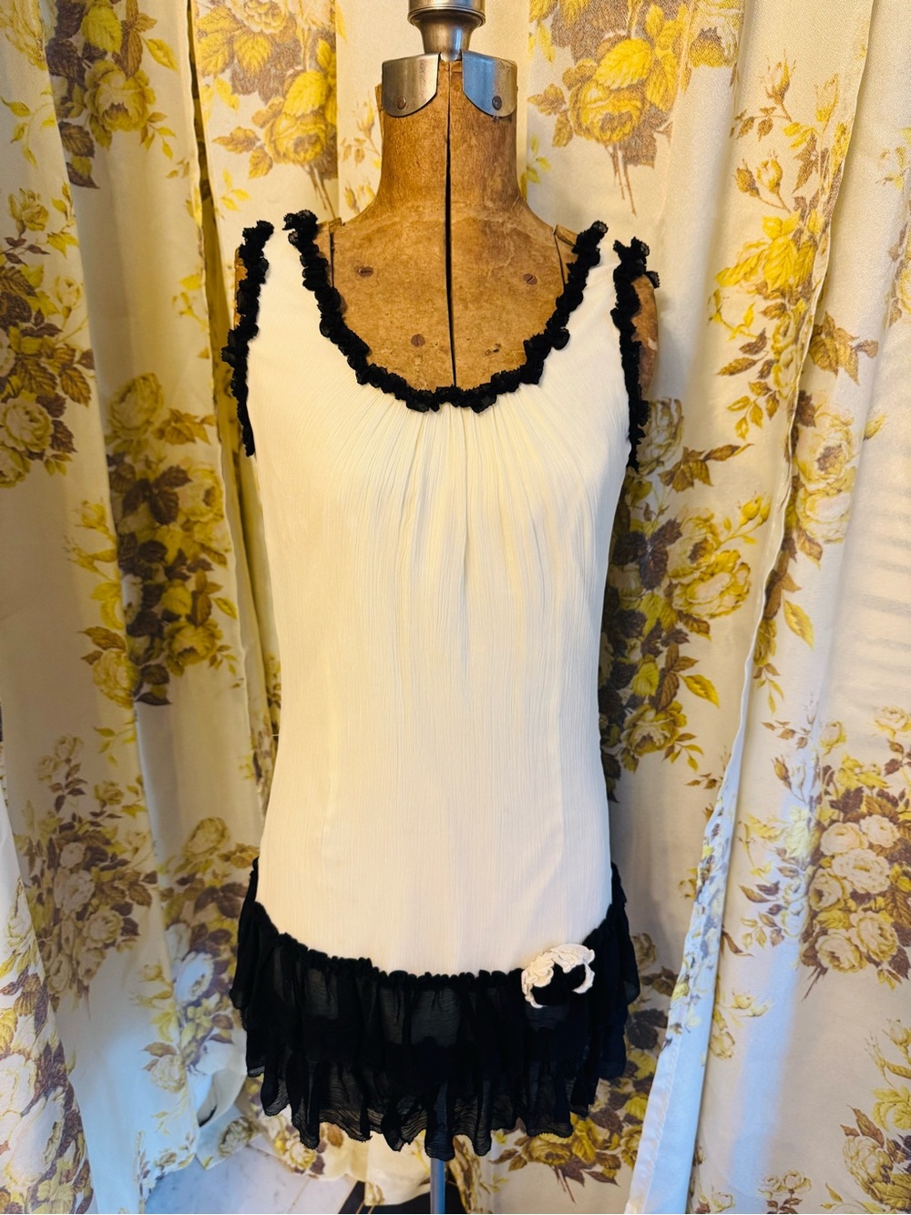 Betsey Johnson Vintage Dress - Picture 2 of 7